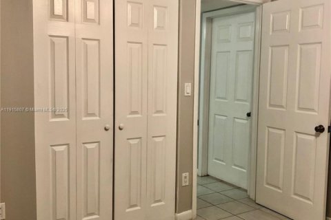 Купить кондоминиум в Тамарак, Флорида 2 спальни, 76.18м2, № 2016532 - фото 15