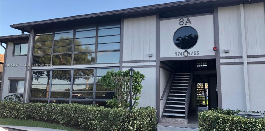 Кондоминиум с 2 спальнями в Тамарак, Флорида № 2016532