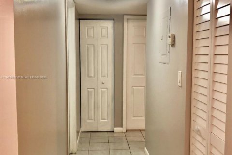 Купить кондоминиум в Тамарак, Флорида 2 спальни, 76.18м2, № 2016532 - фото 7