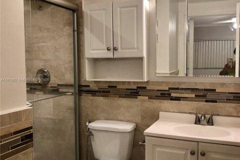 Купить кондоминиум в Тамарак, Флорида 2 спальни, 76.18м2, № 2016532 - фото 11