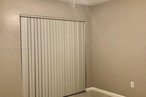 Купить кондоминиум в Тамарак, Флорида 2 спальни, 76.18м2, № 2016532 - фото 14