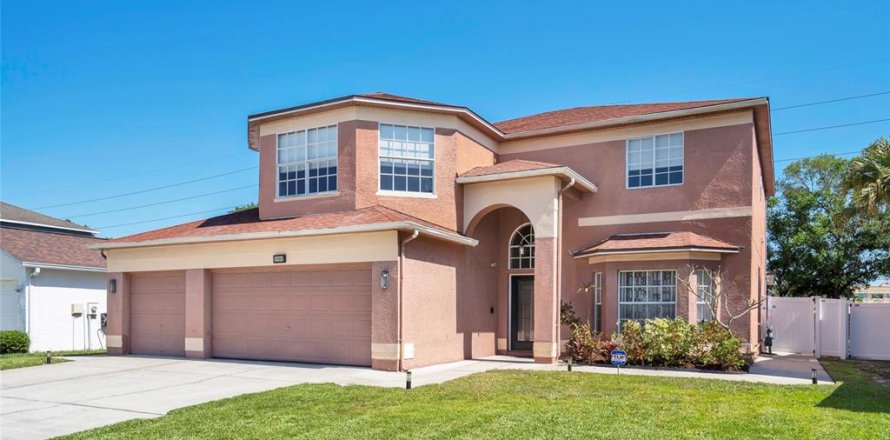 House in Oldsmar, Florida 5 bedrooms, 274.25 sq.m. № 1638193