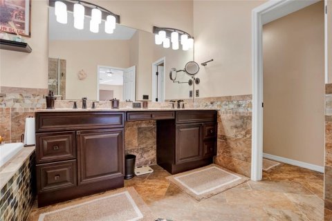 House in Oldsmar, Florida 5 bedrooms, 274.25 sq.m. № 1638193 - photo 21