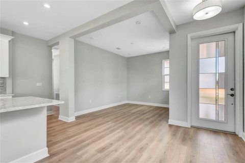 Casa en venta en Tavares, Florida, 2 dormitorios, 133.22 m2 № 2151480 - foto 4