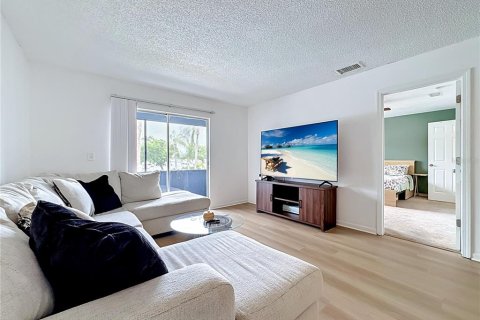 Condominio en venta en Bradenton, Florida, 1 dormitorio, 67.63 m2 № 2204813 - foto 11