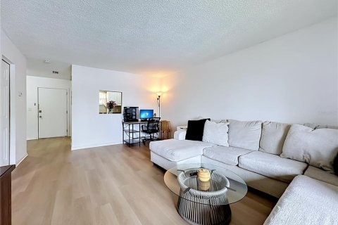 Condominio en venta en Bradenton, Florida, 1 dormitorio, 67.63 m2 № 2204813 - foto 8
