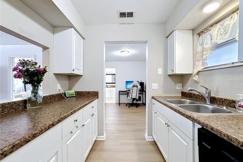 Condominio en venta en Bradenton, Florida, 1 dormitorio, 67.63 m2 № 2204813 - foto 3