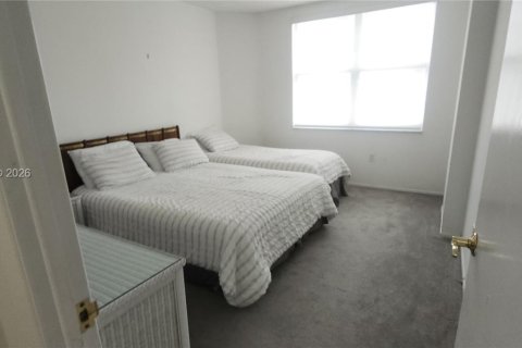 Condominio en alquiler en Hallandale Beach, Florida, 2 dormitorios, 115.2 m2 № 2004132 - foto 15