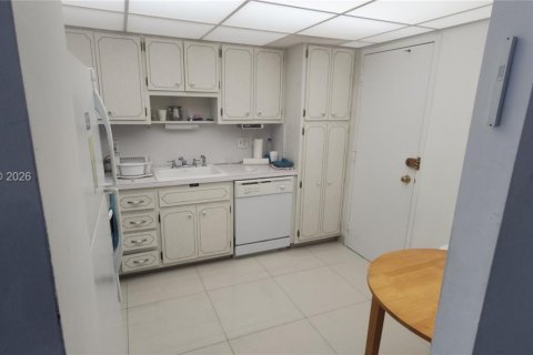 Condominio en alquiler en Hallandale Beach, Florida, 2 dormitorios, 115.2 m2 № 2004132 - foto 7