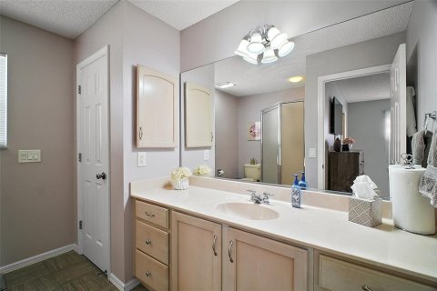 House in The Villages, Florida 3 bedrooms, 145.02 sq.m. № 1667045 - photo 7