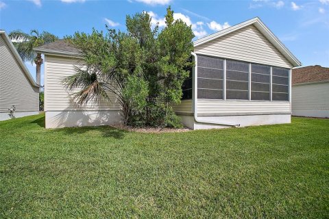 House in The Villages, Florida 3 bedrooms, 145.02 sq.m. № 1667045 - photo 25