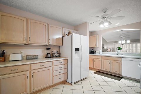 House in The Villages, Florida 3 bedrooms, 145.02 sq.m. № 1667045 - photo 16