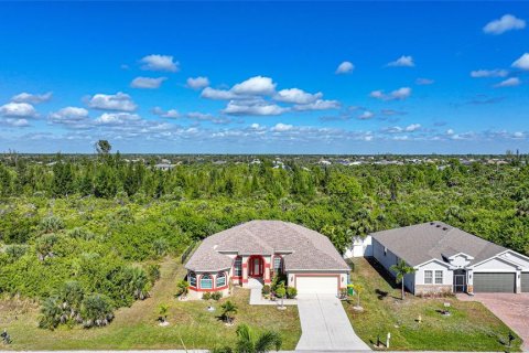 Villa ou maison à vendre à Port Charlotte, Floride: 3 chambres, 207.36 m2 № 2142810 - photo 3
