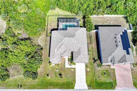 Villa ou maison à vendre à Port Charlotte, Floride: 3 chambres, 207.36 m2 № 2142810 - photo 4