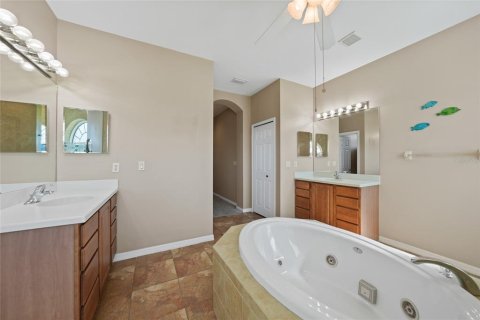 Villa ou maison à vendre à Port Charlotte, Floride: 3 chambres, 207.36 m2 № 2142810 - photo 30