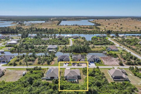 Villa ou maison à vendre à Port Charlotte, Floride: 3 chambres, 207.36 m2 № 2142810 - photo 5