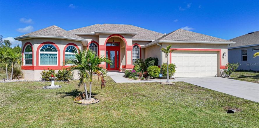 Villa ou maison à Port Charlotte, Floride 3 chambres, 207.36 m2 № 2142810