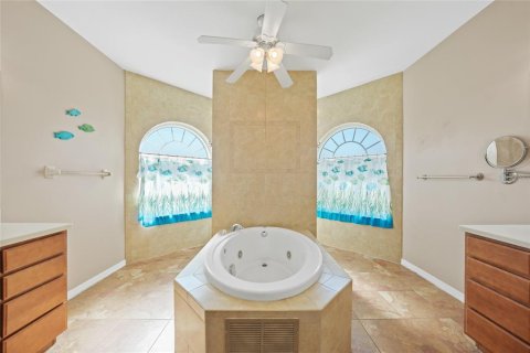 Villa ou maison à vendre à Port Charlotte, Floride: 3 chambres, 207.36 m2 № 2142810 - photo 29