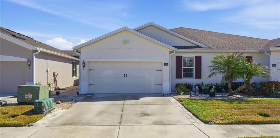 Villa ou maison à Land O' Lakes, Floride 3 chambres, 142.33 m2 № 2142341