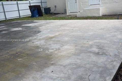 Villa ou maison à vendre à Miami, Floride: 3 chambres, 92.34 m2 № 1836218 - photo 7