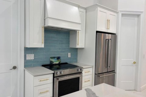 Casa en venta en Vero Beach, Florida, 4 dormitorios, 261.71 m2 № 2077881 - foto 5
