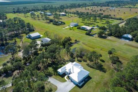 Casa en venta en Vero Beach, Florida, 4 dormitorios, 261.71 m2 № 2077881 - foto 16