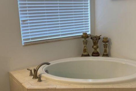 Casa en venta en Vero Beach, Florida, 4 dormitorios, 261.71 m2 № 2077881 - foto 12