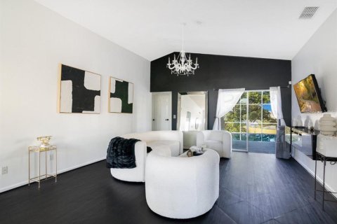 Casa en venta en Orlando, Florida, 4 dormitorios, 159.98 m2 № 1915798 - foto 6
