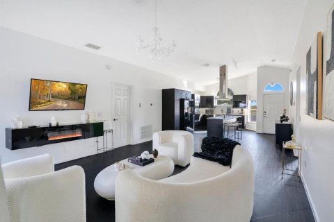 Casa en venta en Orlando, Florida, 4 dormitorios, 159.98 m2 № 1915798 - foto 4