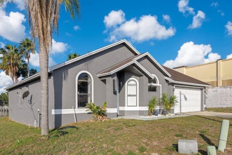 Casa en venta en Orlando, Florida, 4 dormitorios, 159.98 m2 № 1915798 - foto 2
