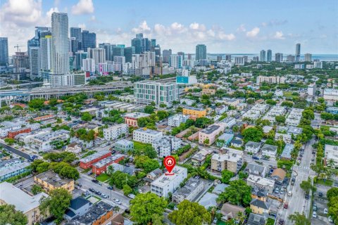 Propiedad comercial en venta en Miami, Florida № 1979394 - foto 16