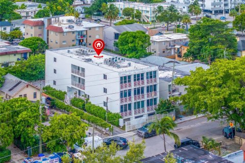 Propiedad comercial en venta en Miami, Florida № 1979394 - foto 9