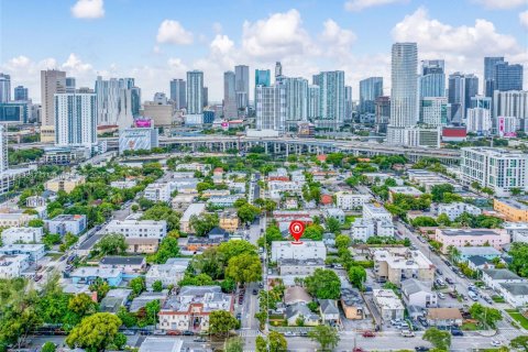 Propiedad comercial en venta en Miami, Florida № 1979394 - foto 14