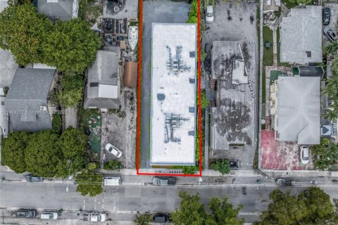 Propiedad comercial en venta en Miami, Florida № 1979394 - foto 3