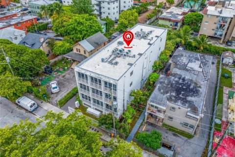Propiedad comercial en venta en Miami, Florida № 1979394 - foto 11
