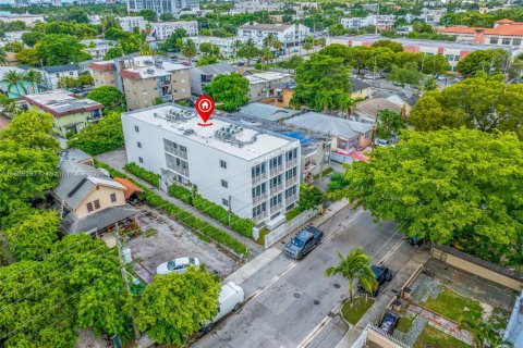 Propiedad comercial en venta en Miami, Florida № 1979394 - foto 1