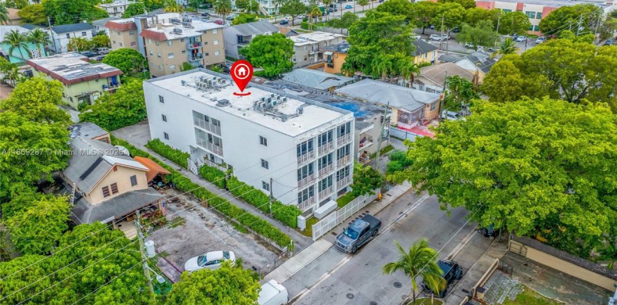 Propiedad comercial en Miami, Florida № 1979394