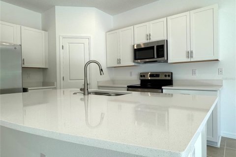 Townhouse in Sarasota, Florida 3 bedrooms, 127.55 sq.m. № 1918900 - photo 13