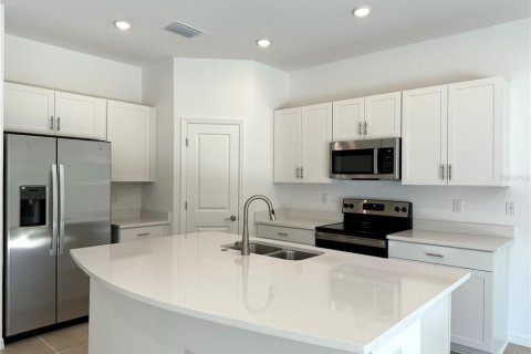 Townhouse in Sarasota, Florida 3 bedrooms, 127.55 sq.m. № 1918900 - photo 11