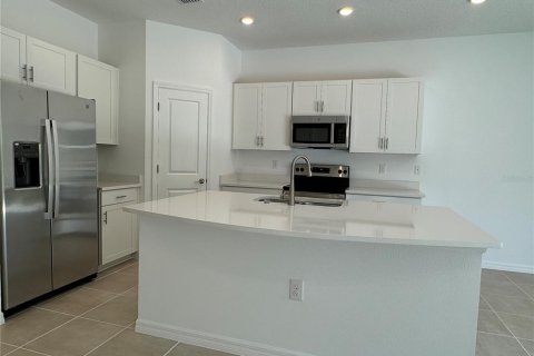 Townhouse in Sarasota, Florida 3 bedrooms, 127.55 sq.m. № 1918900 - photo 12