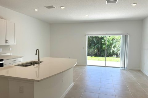 Townhouse in Sarasota, Florida 3 bedrooms, 127.55 sq.m. № 1918900 - photo 8