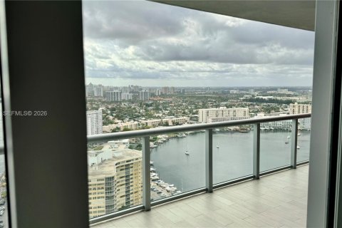 Condo in Hallandale Beach, Florida, 2 bedrooms  № 2041643 - photo 20
