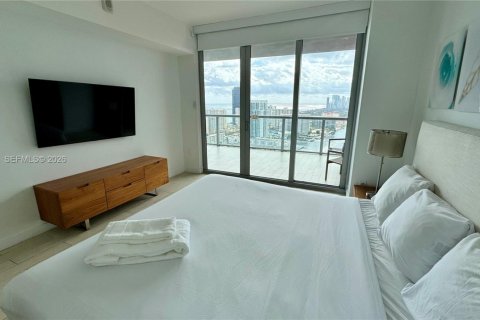 Condo in Hallandale Beach, Florida, 2 bedrooms  № 2041643 - photo 12