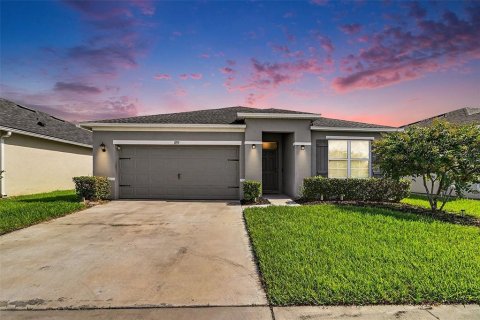 House in Kissimmee, Florida 3 bedrooms, 155.7 sq.m. № 2359380