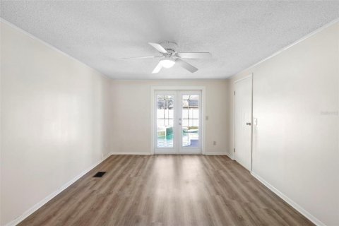 House in Deltona, Florida 3 bedrooms, 133.78 sq.m. № 2094448 - photo 12