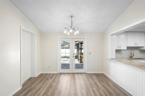 House in Deltona, Florida 3 bedrooms, 133.78 sq.m. № 2094448 - photo 6