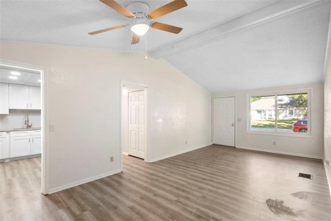 House in Deltona, Florida 3 bedrooms, 133.78 sq.m. № 2094448 - photo 9