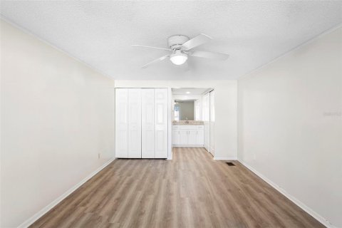 House in Deltona, Florida 3 bedrooms, 133.78 sq.m. № 2094448 - photo 14