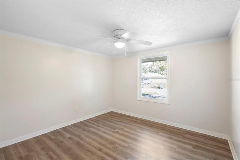 House in Deltona, Florida 3 bedrooms, 133.78 sq.m. № 2094448 - photo 18