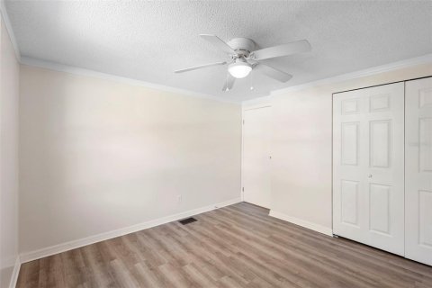House in Deltona, Florida 3 bedrooms, 133.78 sq.m. № 2094448 - photo 19
